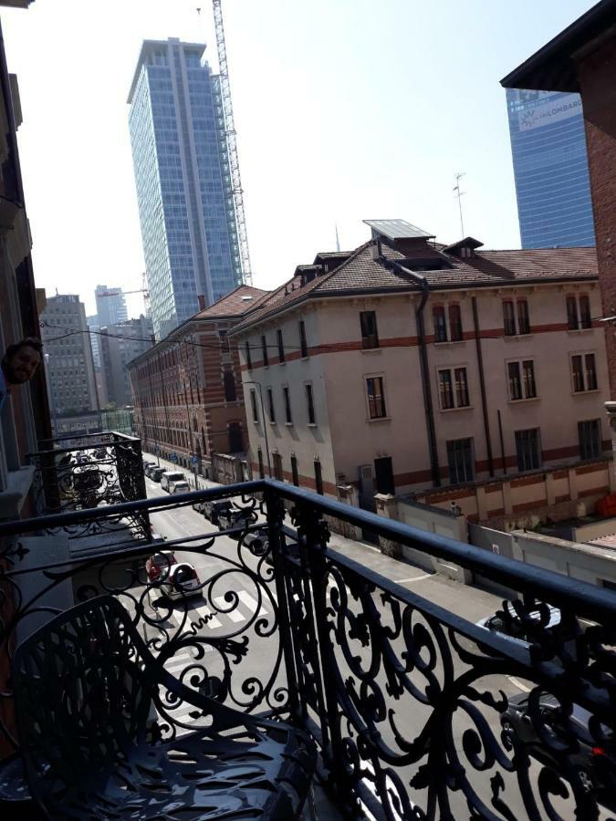 Appartamento Con Vista Milan Bagian luar foto